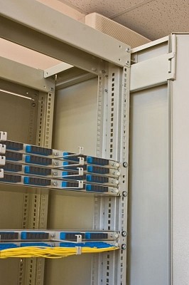 Шкаф комбинированный с органайзерами левый  19"+10" 42U 900х600х2000 мм ВОКС-Ф-9642Л-О ССД в Краснодаре